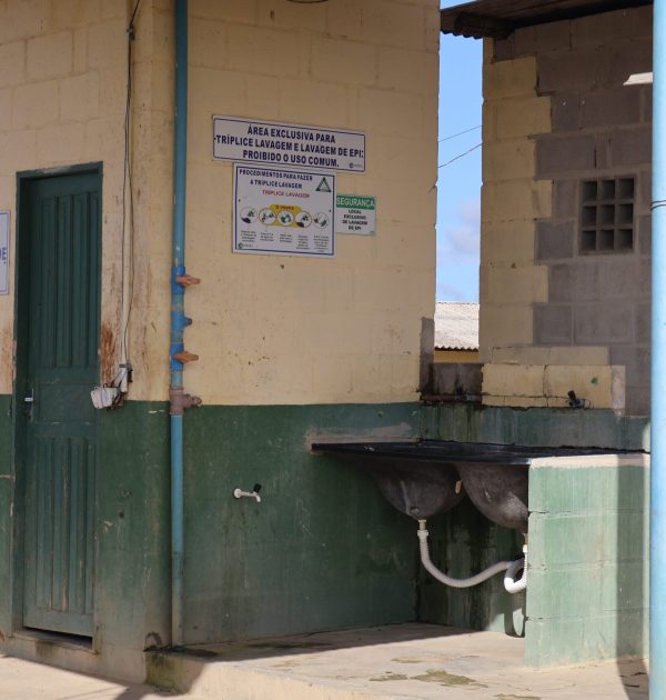 Area de lavagem de EPI de pulverizaçao